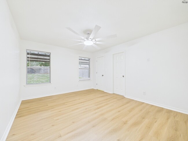Building Photo - 5213 Air Force Dr