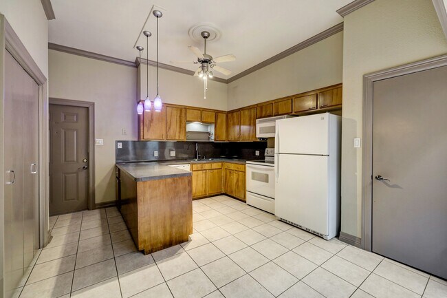 Building Photo - 3158 W Holcombe Blvd