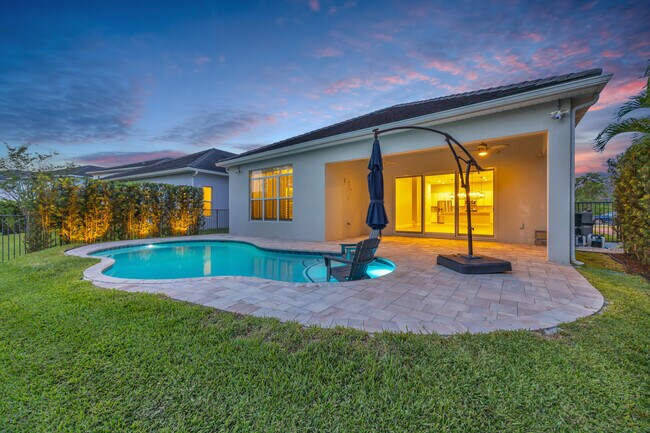 Building Photo - 4720 SW Ardsley Dr
