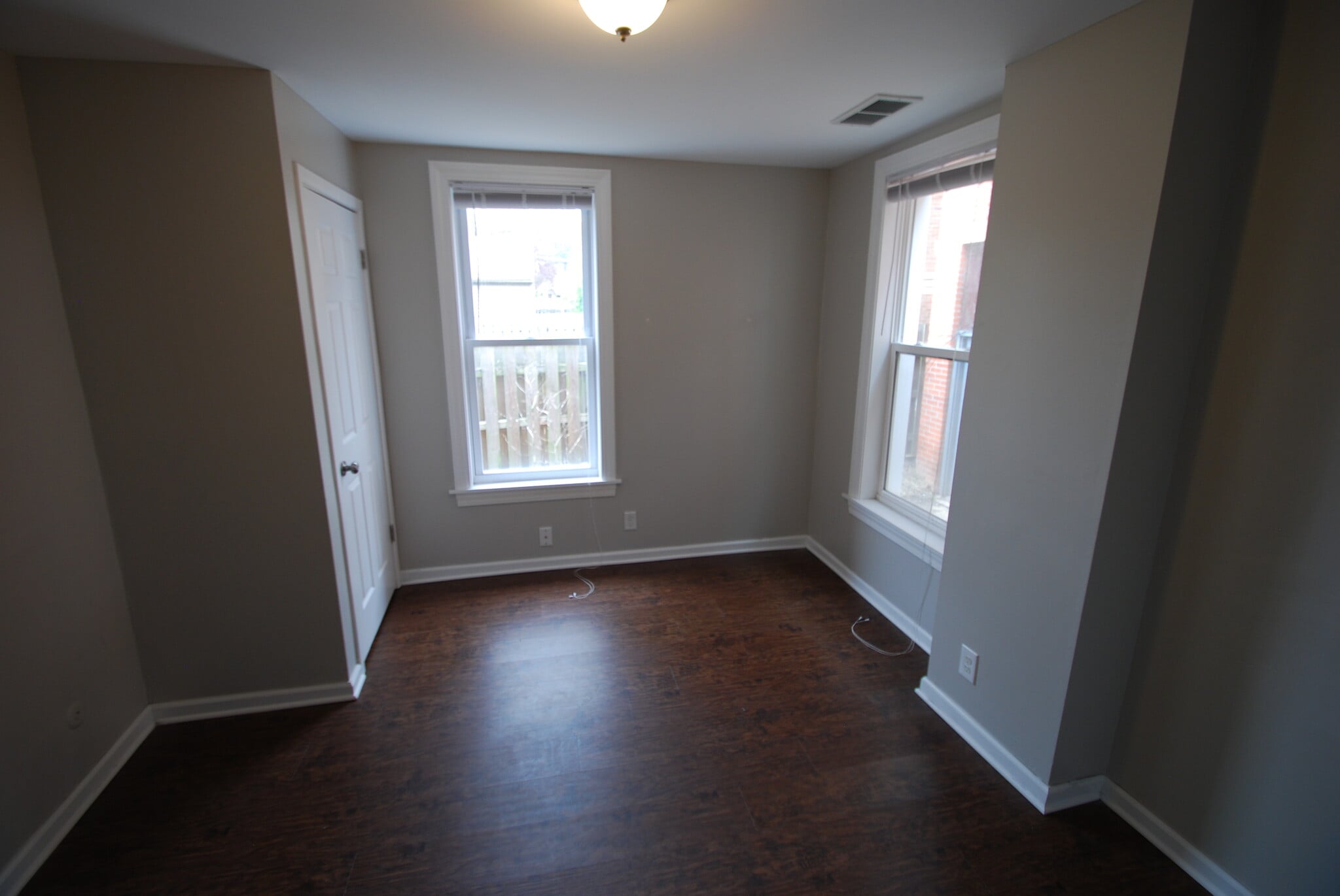 Building Photo - 452 W 3rd Ave