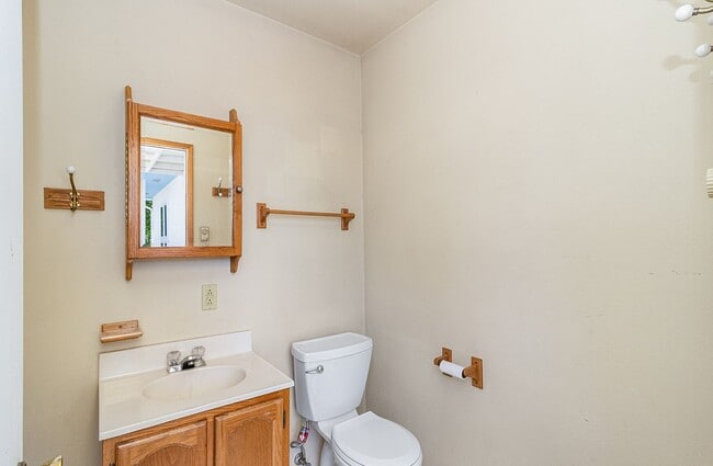 Building Photo - 607 3rd St
