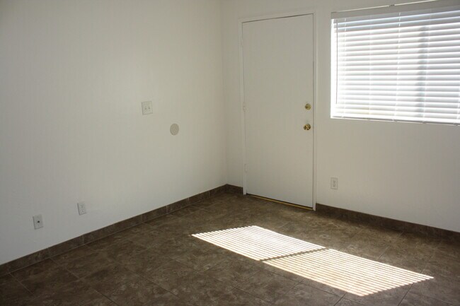 Building Photo - 612 Norris Rd