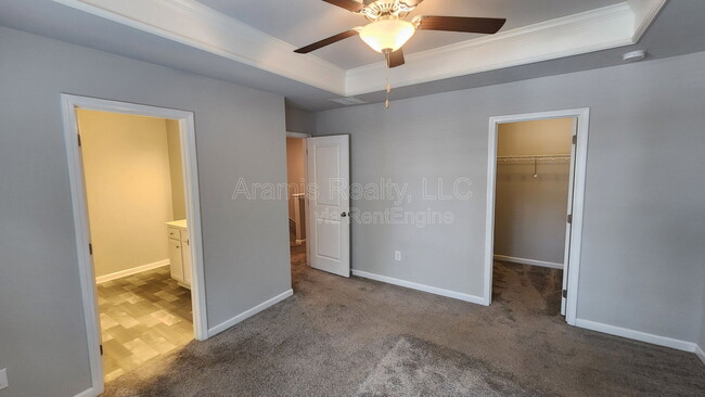 Building Photo - 5248 Pinnacle Walk