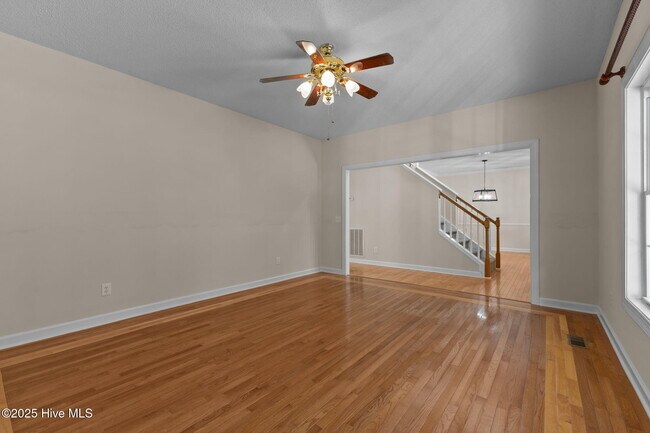 Building Photo - 10 Lodge Pole Ln