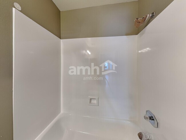 Building Photo - 6415 W Chisum Trail