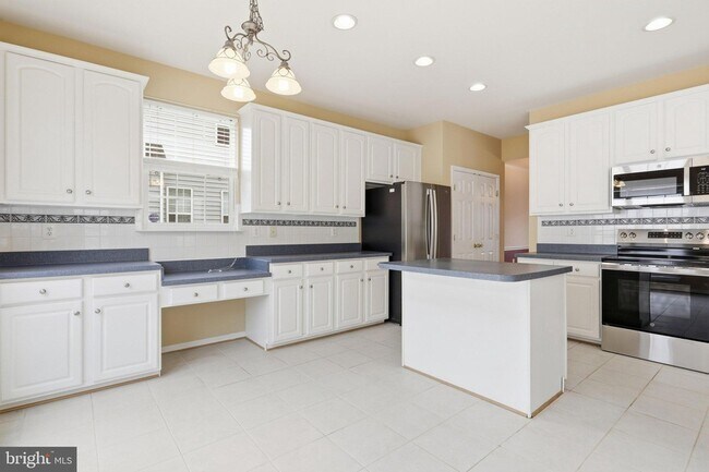 Building Photo - 341 Bullskin St