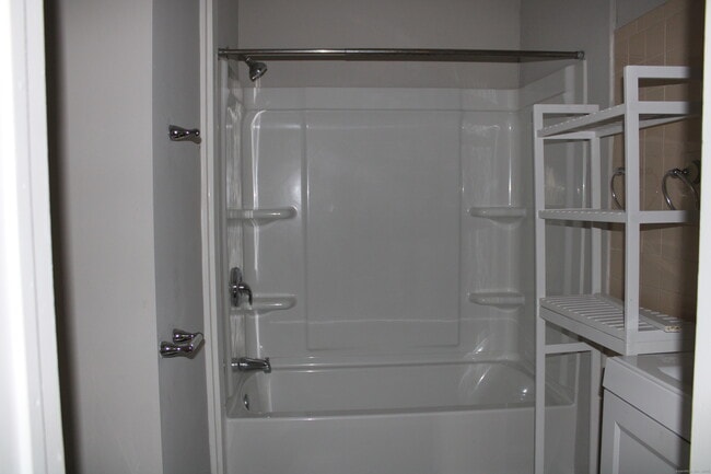 Building Photo - 42 Summer St