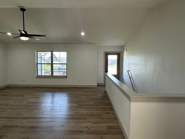 Building Photo - Now Accepting Applications – 4 BED 3 BATH | Summit Pass Subdivision | Waynesville School District