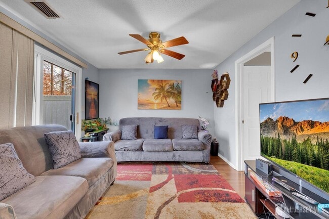 Building Photo - 89 Doe Ct