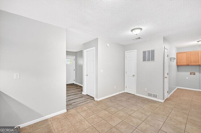 Building Photo - 255 Lowry St