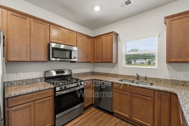 Building Photo - 46 Cedarwood St