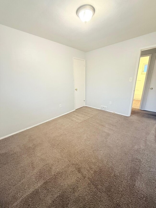 Building Photo - Beautiful Newly Renovated 3bd 1 bath Home in Penn Hills