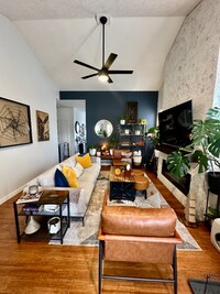 Building Photo - 6659 Interlochen Ln