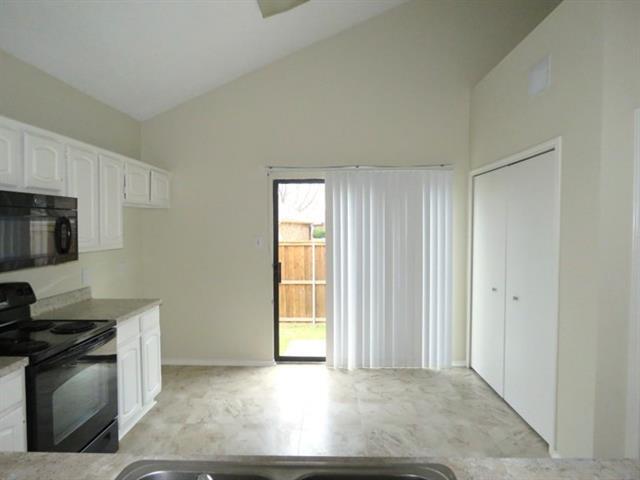 Building Photo - 2240 Arbor Creek Dr