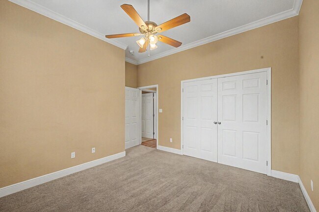 Building Photo - 542 S 72nd Ave