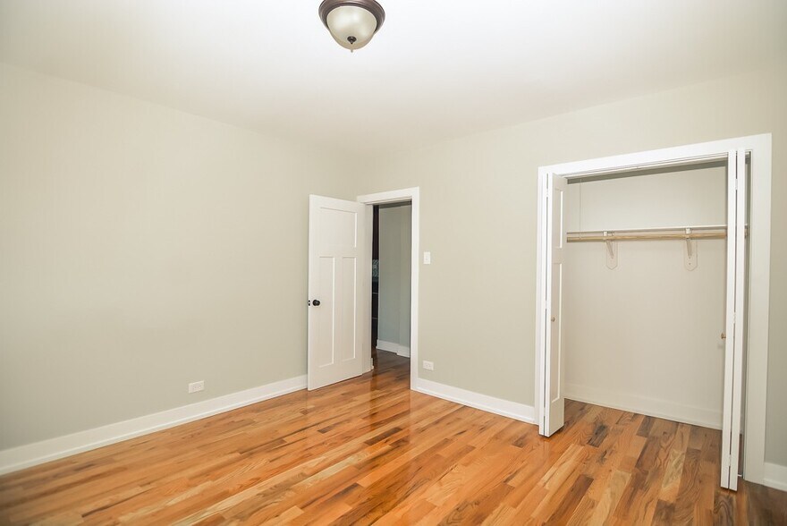 Building Photo - 555 W Arlington