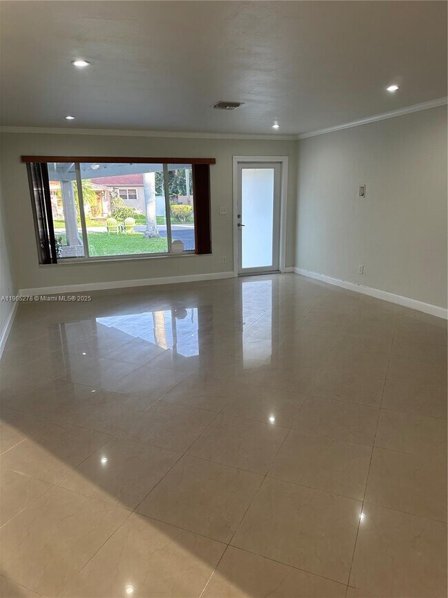 Building Photo - 1718 N 27th Ave