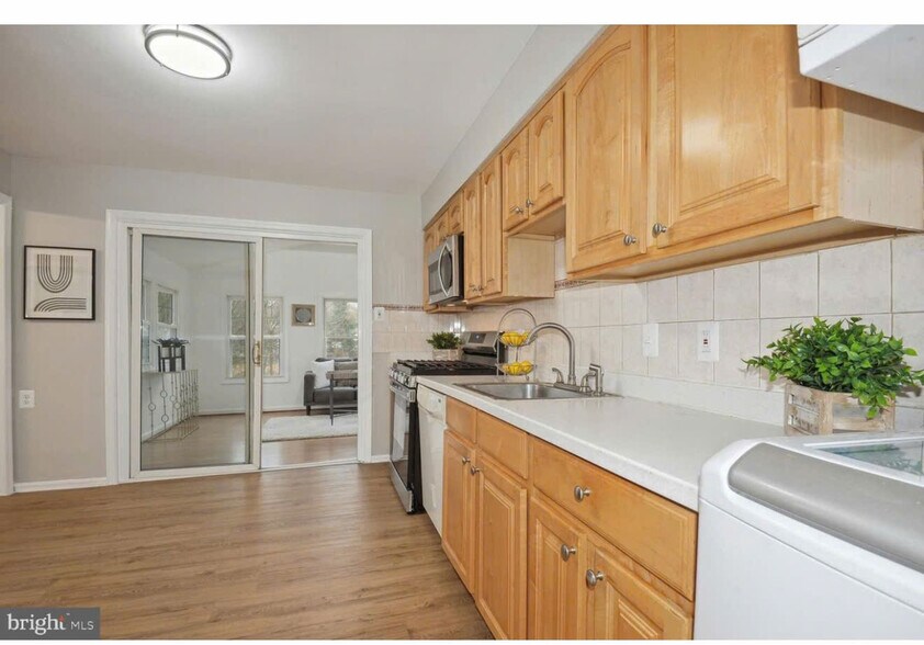 Building Photo - 4746 Carterwood Dr