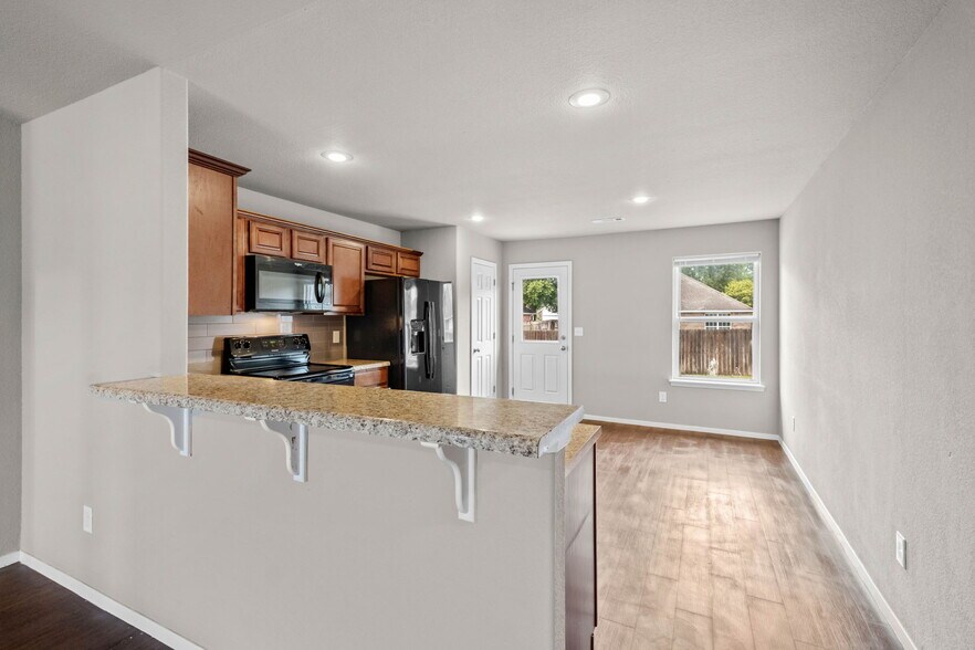 Building Photo - 1388 S Spritz Dr