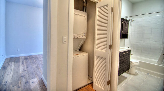 Building Photo - 1375 Minna St