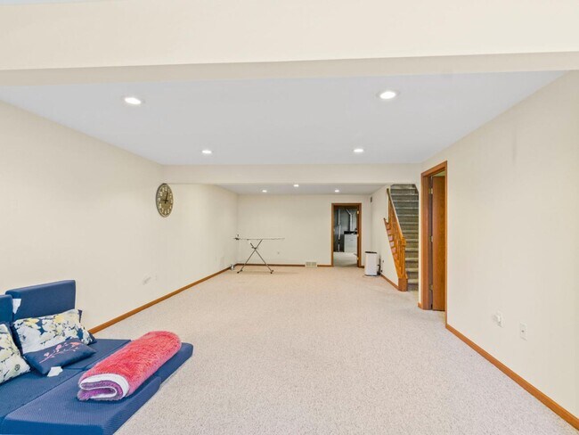 Building Photo - 6306 Vicksburg Rd