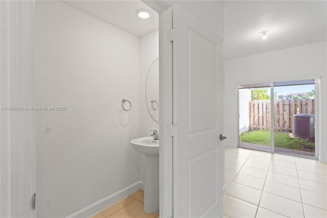 Building Photo - 26487 SW 148th Ave