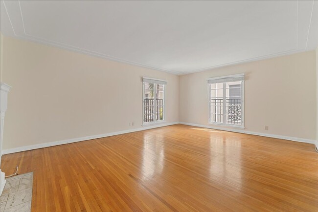 Primary Photo - 335 N Genesee Ave
