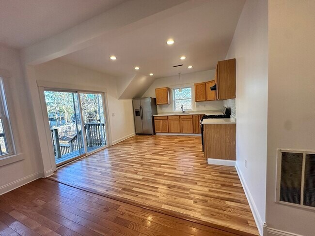 Building Photo - 283 Broadway Rd