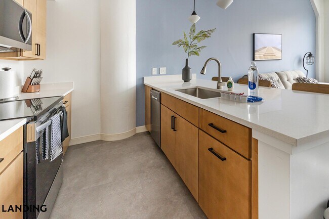 Building Photo - 5000 Euclid Ave