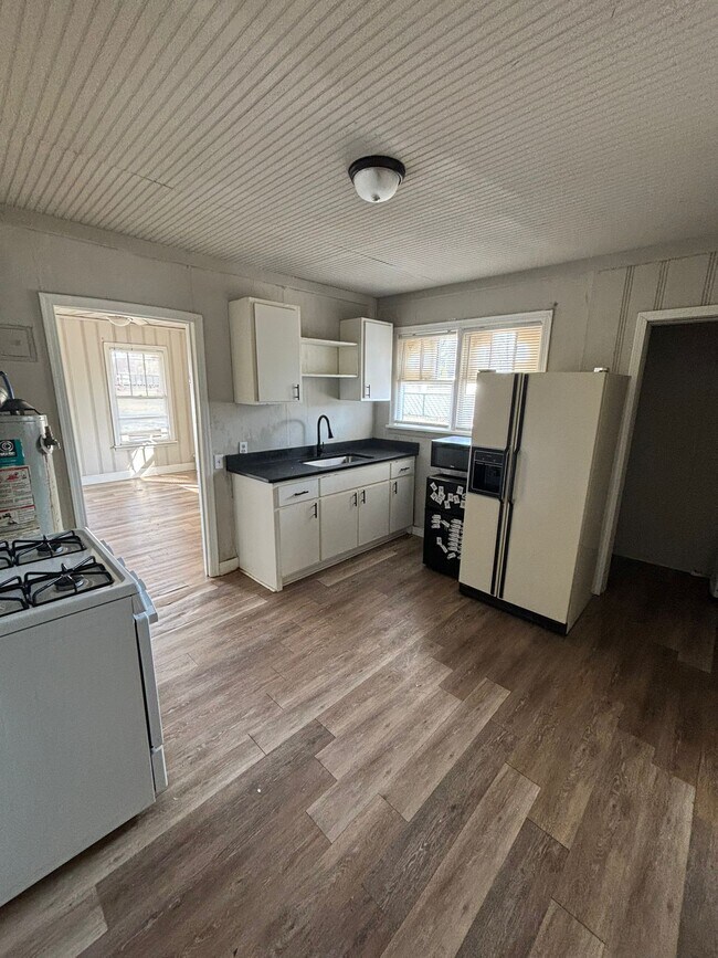 Building Photo - 222 College Park Cir