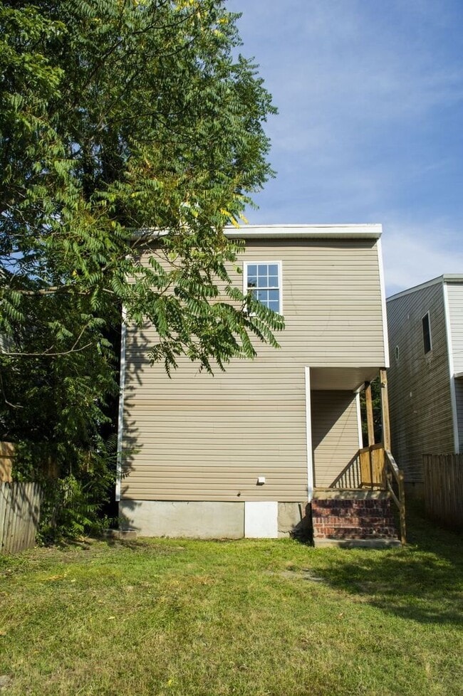 Building Photo - 1208 N 22nd St