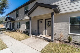 Building Photo - 207 N Poplar St