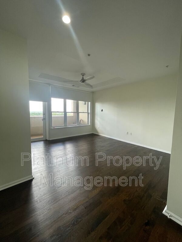 Building Photo - 3334 Peachtree Rd NE