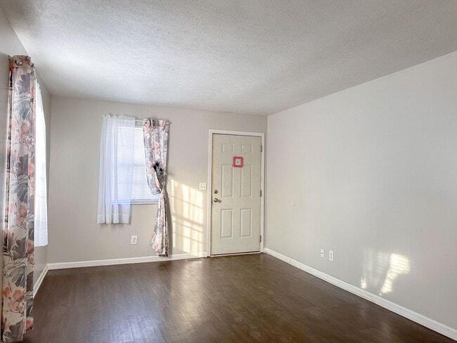 Building Photo - 1332 S Elizabeth St