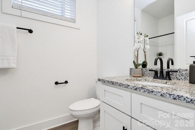 Building Photo - 1114 Ivan Dr