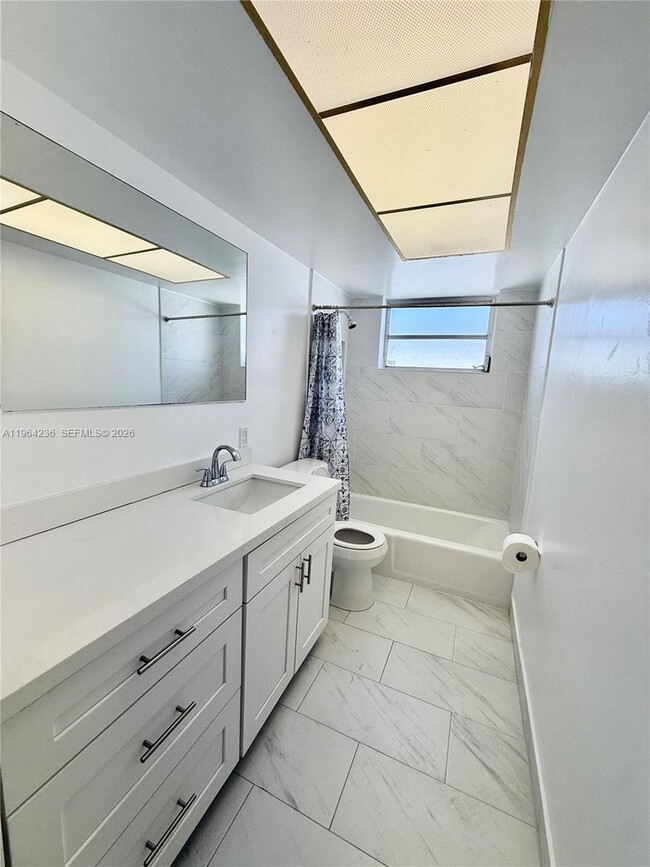 Building Photo - 4917 W Park Rd