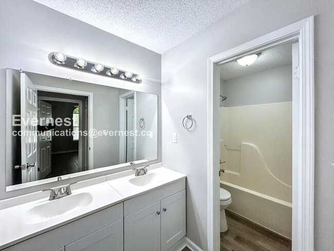 Building Photo - 6772 Kirkland Cove