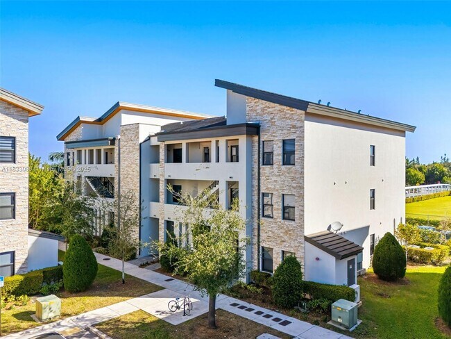 Building Photo - 7825 NW 104th Ave