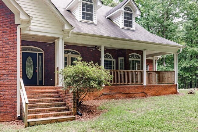 Building Photo - 580 Wolf Creek Trail