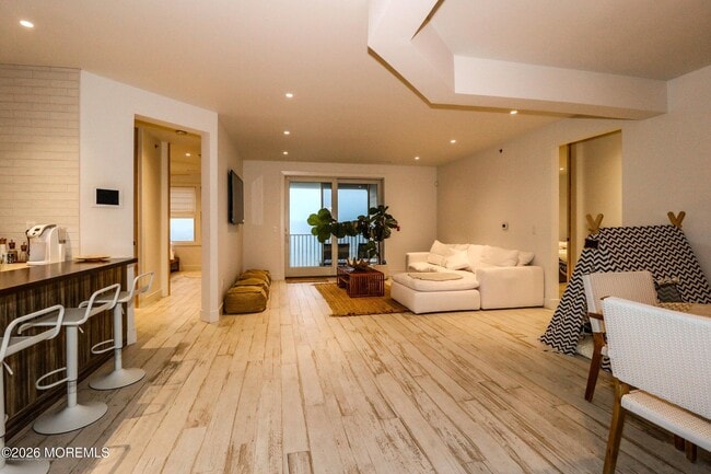 Building Photo - 33 Cooper Ave