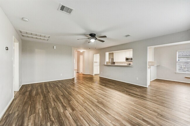 Building Photo - 4202 Parry Dr