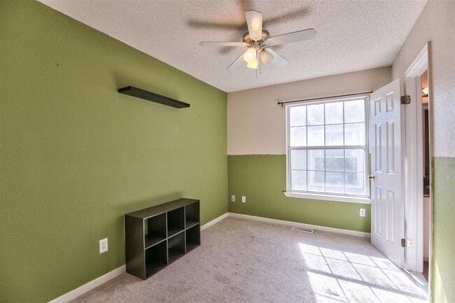 Building Photo - 2506 Golden Park Ln