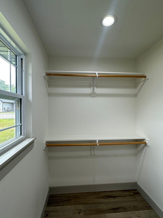 Building Photo - 3 Bedroom 2 Bath Built in 2025
