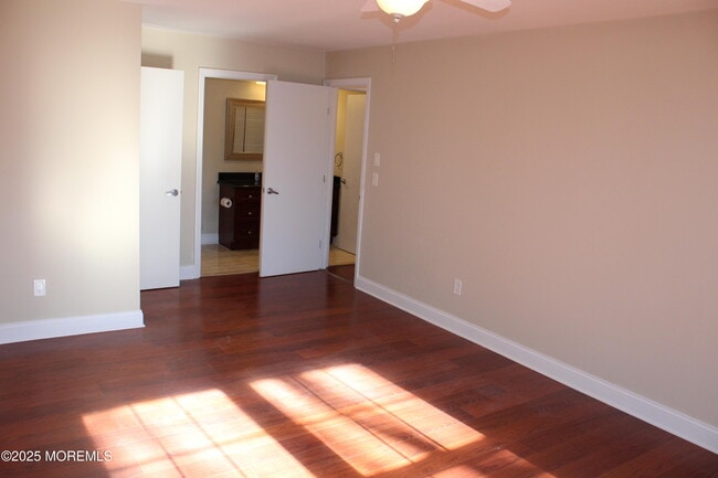 Building Photo - 94 Azalea Cir
