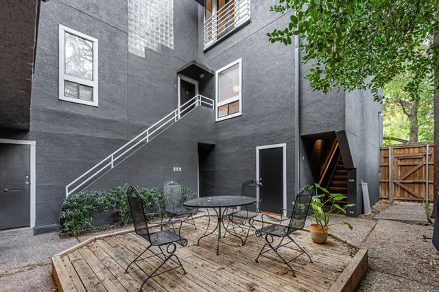 Building Photo - 4334 Buena Vista St