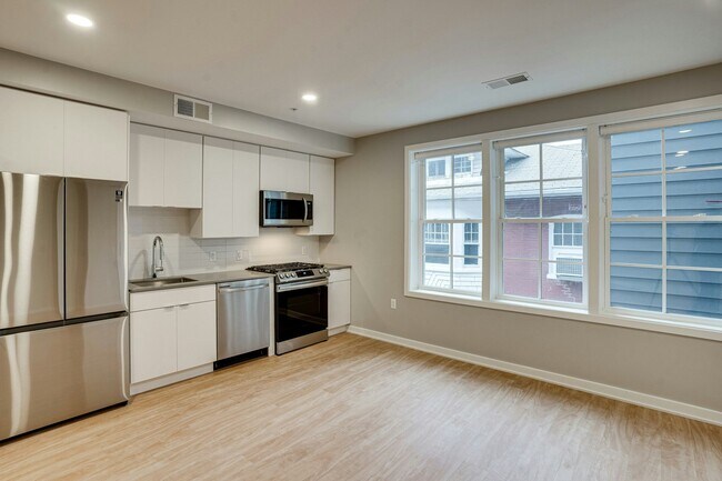 Building Photo - 2210 Wisconsin Ave NW