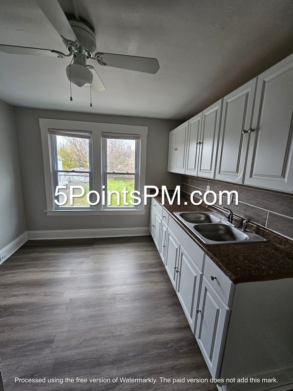 Building Photo - 379 E 162nd St