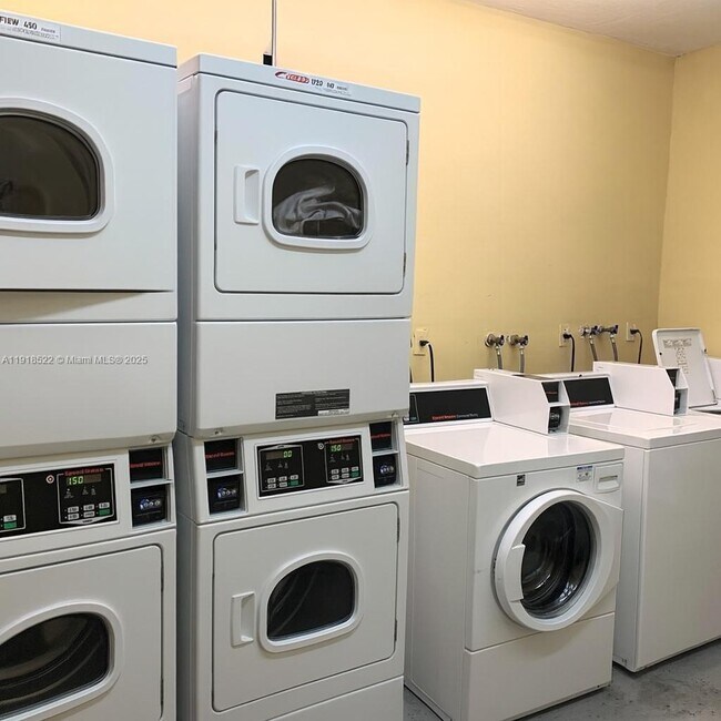 Building Photo - 12035 NE 2nd Ave