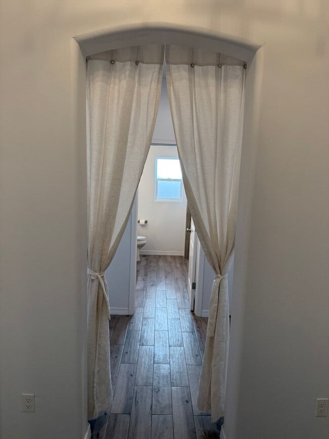 Building Photo - Beautiful home in Sonoma Springs! 4bed, 2.5 baths