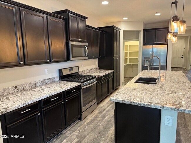 Building Photo - 21217 W Granada Rd